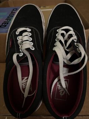 Vans Men’s Black Canvas Low-Top Sneakers with Maroon Linings and White Laces